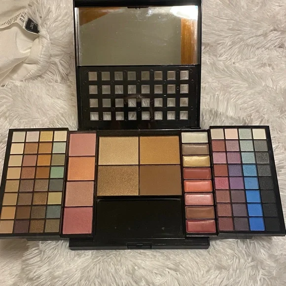 ELF Eyeshadow Palette - Vibrant Shades - Picture 2 of 5